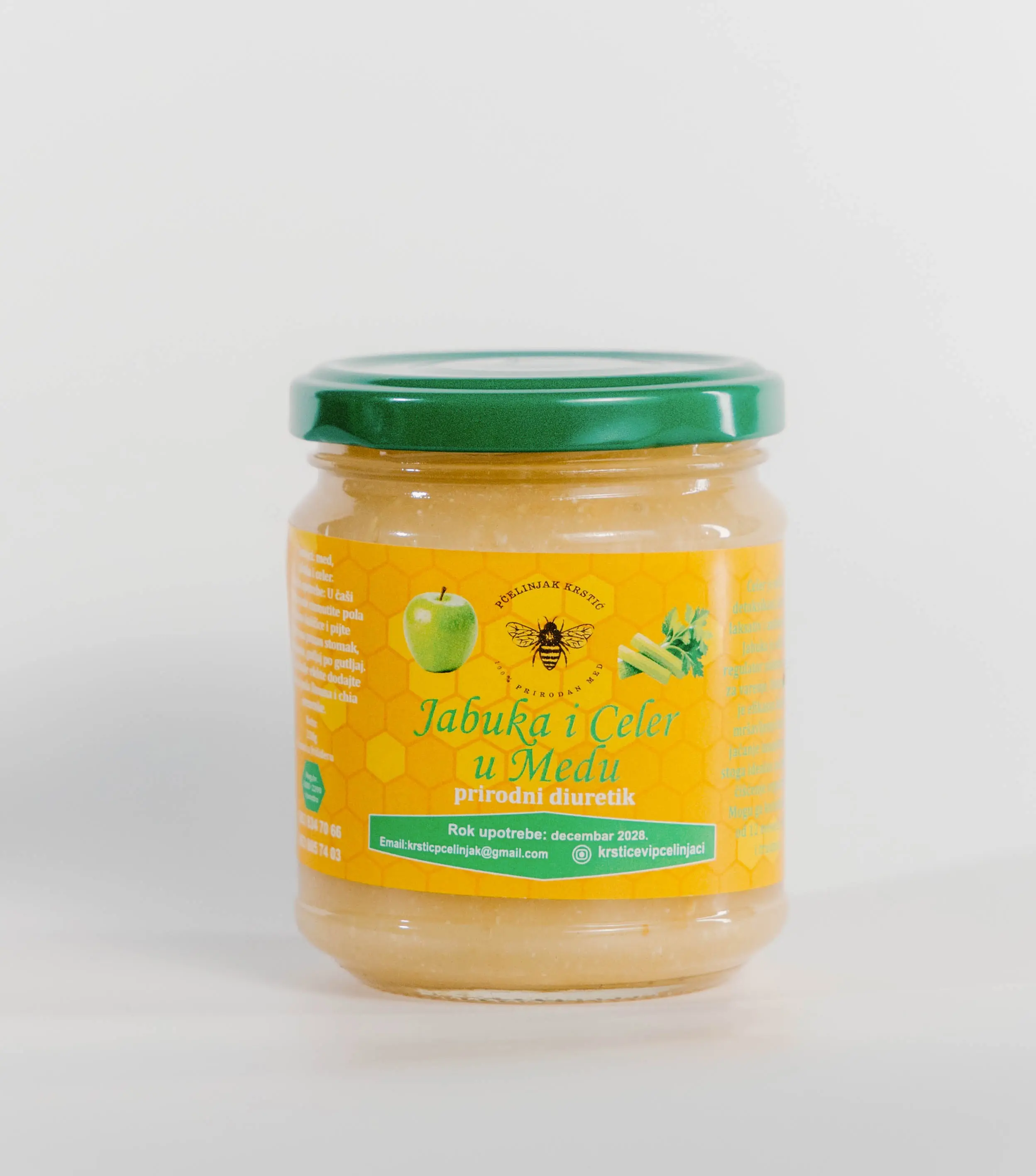 Jabuka i celer u medu